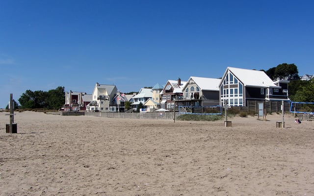 Is There a Difference Between Ocean and Beach Front?